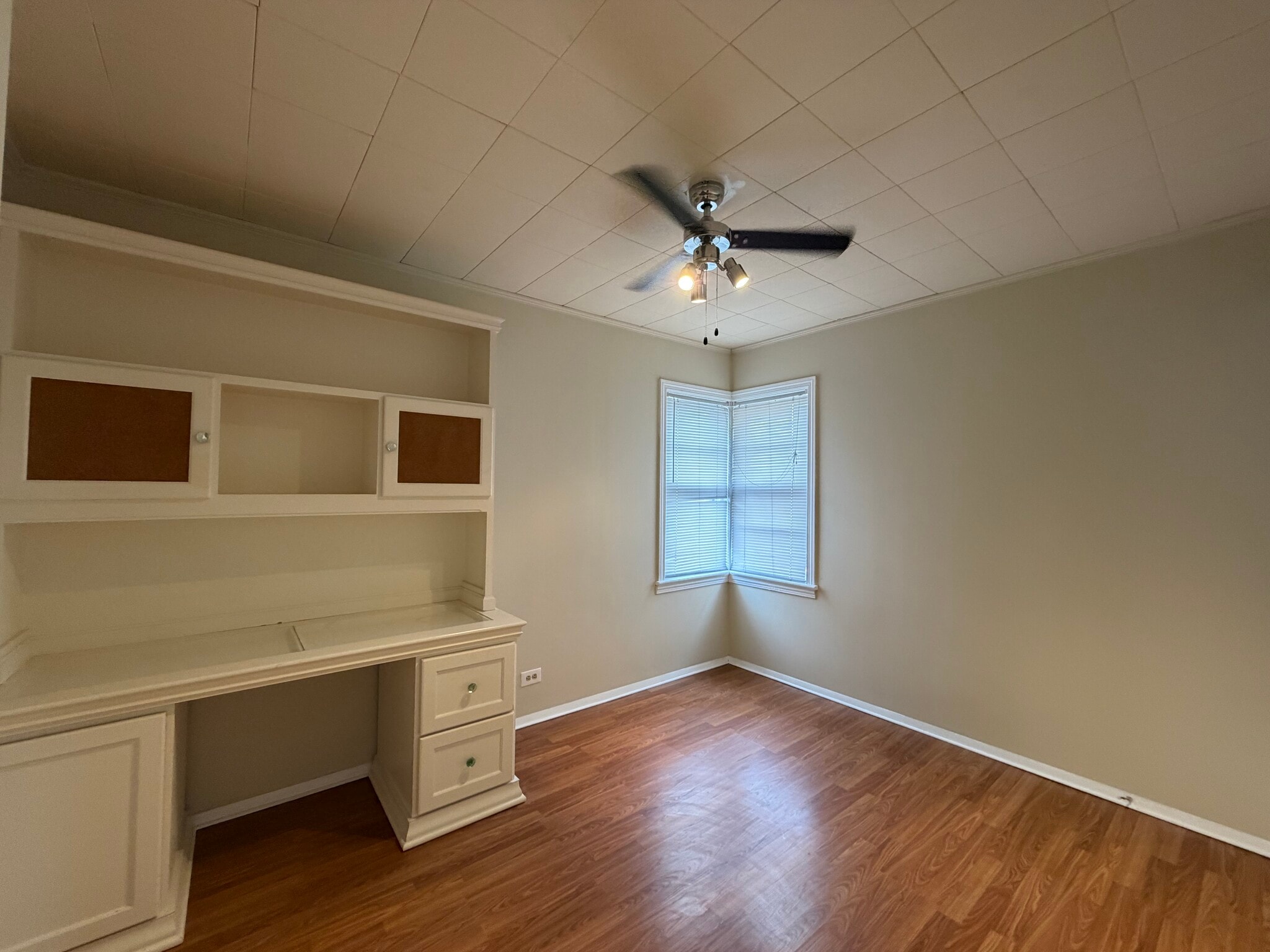 Building Photo - 538 Mills St