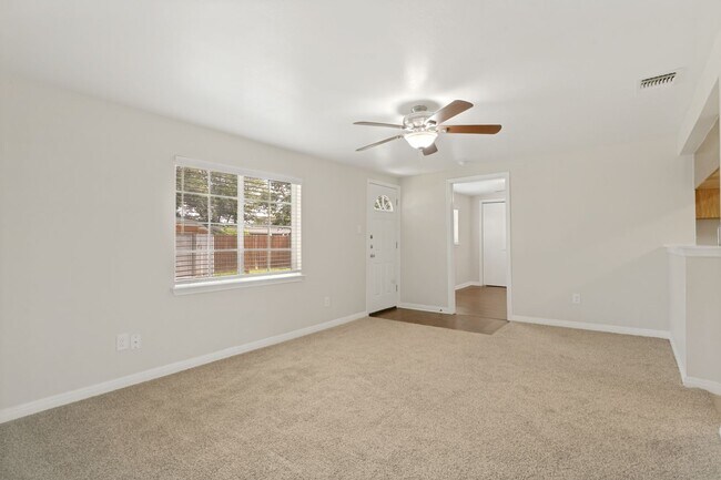 Building Photo - 5-BEDROOM HOME IN WILSHIRE TERRACE