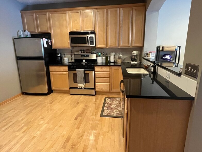 Kitchen - 1510 Zarthan Ave S. #105