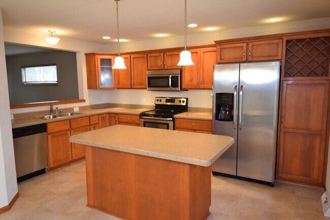 Building Photo - 9122 Ancient Oak Ln