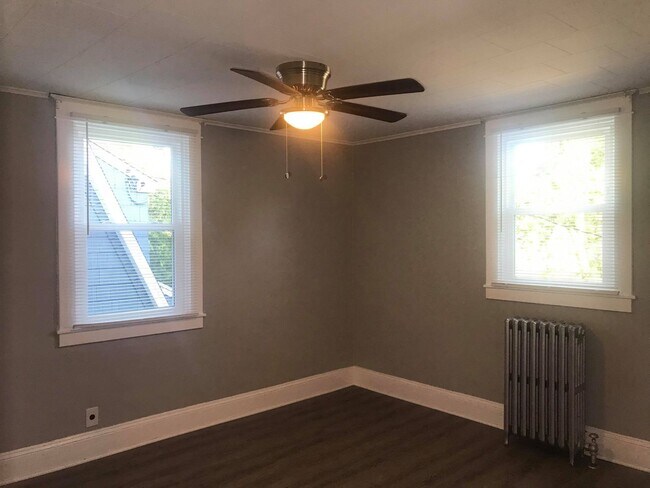 Building Photo - Charming 3 Bedroom/ 1 Bathroom Home in Dundalk, MD!