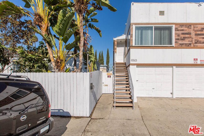 Building Photo - 8525 Cadillac Ave