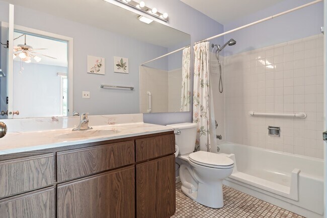 Building Photo - 573 E Windgate Ct