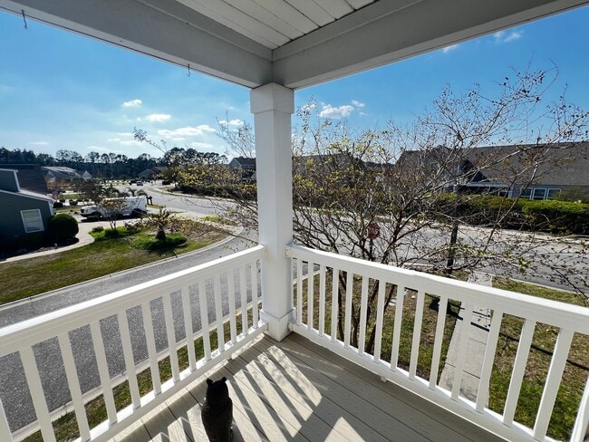 Building Photo - Beautiful 4 Bedroom, 3.5 Bath, Town Home at Tuscany is Available Now!