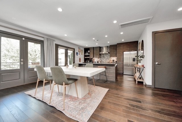 Building Photo - 1410 Hyde Park Blvd