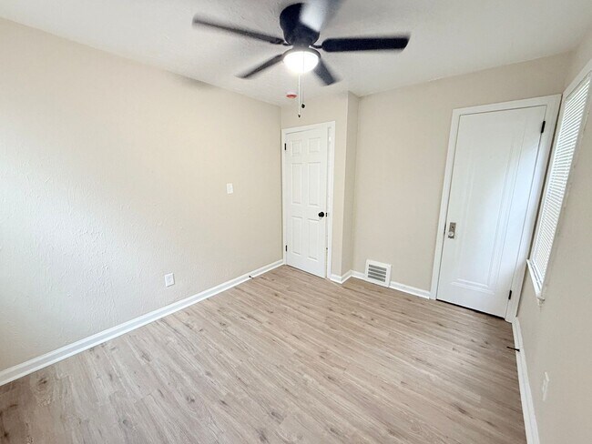 Building Photo - Fully Renovated 3-Bedroom Home – Move-In R...