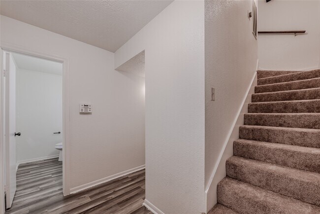 Building Photo - 1803 Country Village Blvd