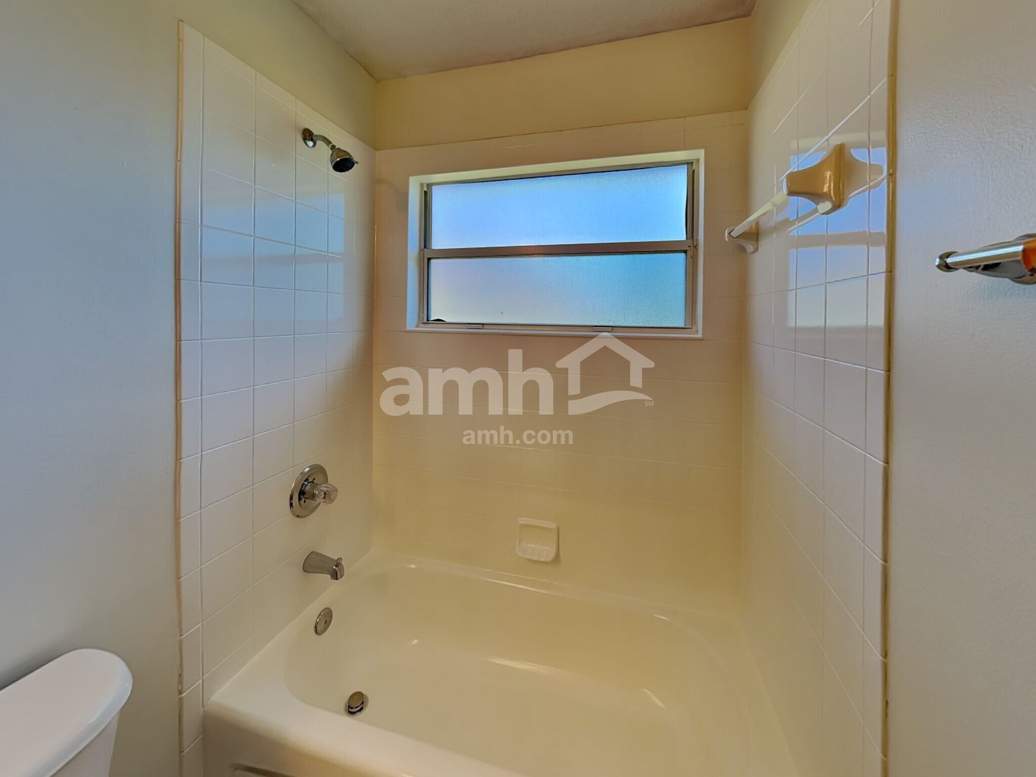 Building Photo - 341 Diana Ct