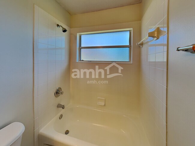 Building Photo - 341 Diana Ct