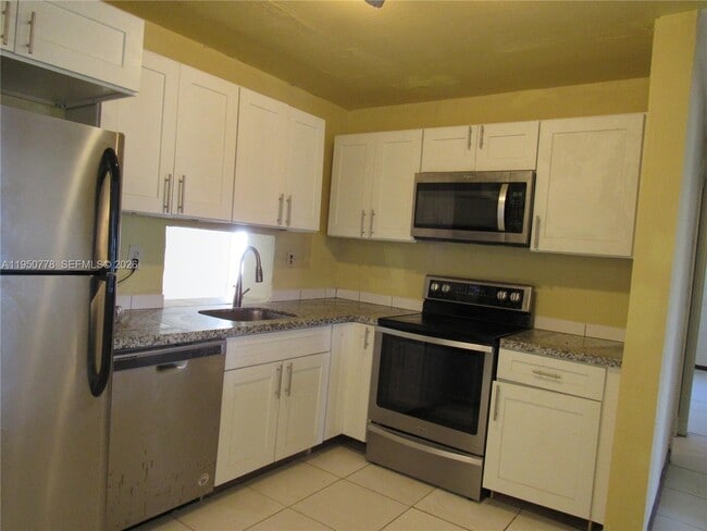 Building Photo - 7913 Ramona St