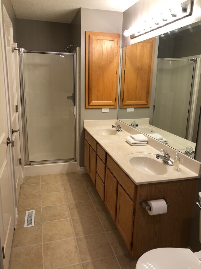 Building Photo - 18195 Cattail Ct