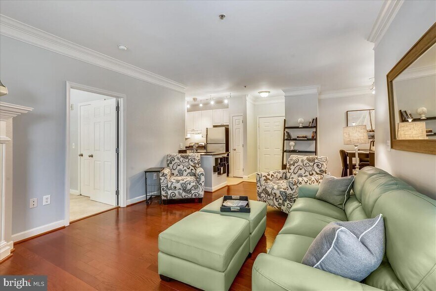 Building Photo - 501 Hungerford Dr