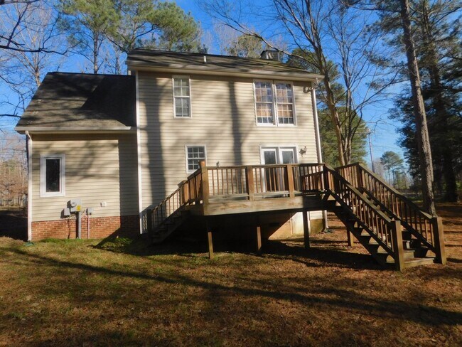 Building Photo - Charming 3br/2.5ba in Wake Forest! Garage, private. Available Now!