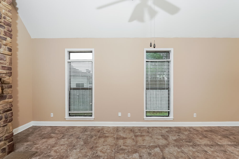 Building Photo - 2071 Kerry Cir