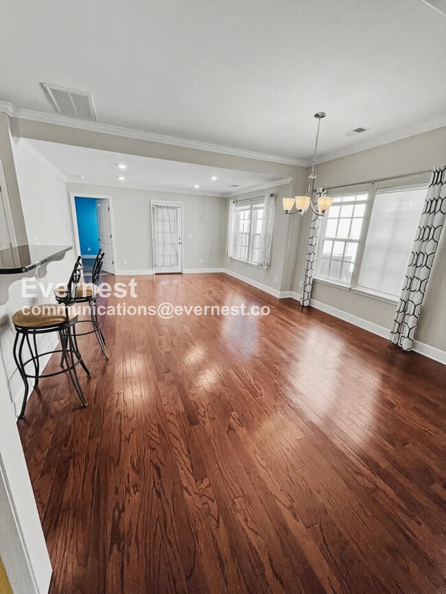 Building Photo - 2007 Oak Trail Dr