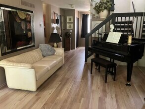 Building Photo - 6431 Deerhurst Dr