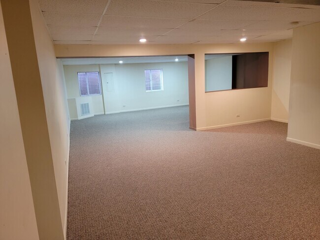Building Photo - 2135 Feldott Ln
