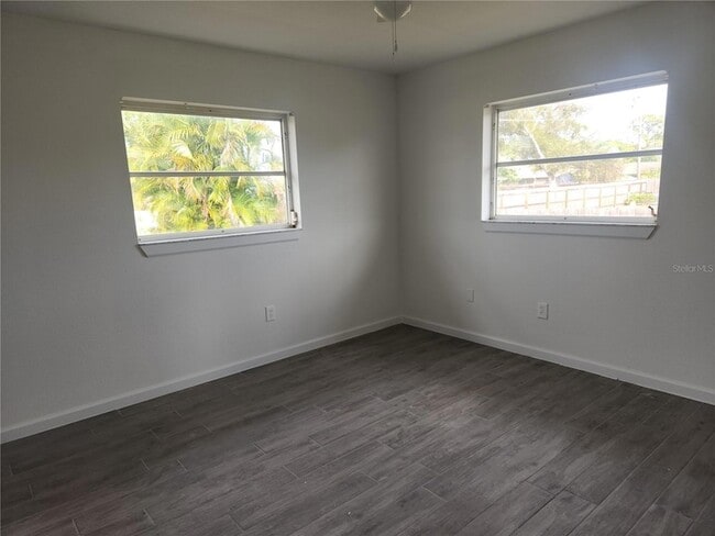 Building Photo - 1140 Queen Rd