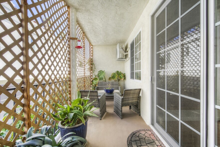 Building Photo - 1020 19th St