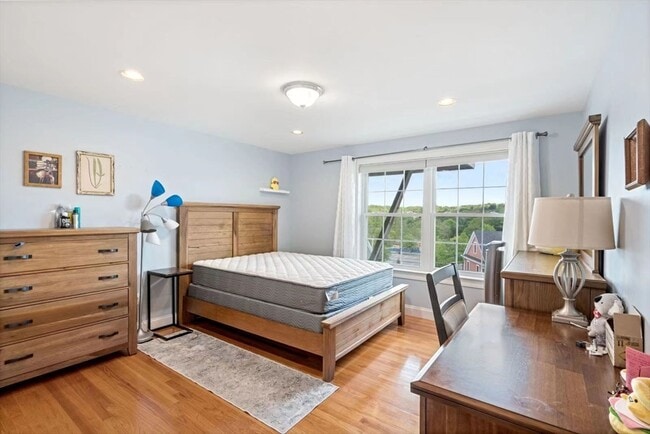 Building Photo - 83 Orient Ave