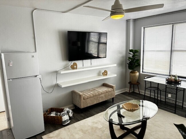 Building Photo - 311 W Ashley St