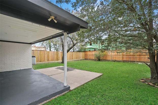 Building Photo - 1716 Huge Oaks St