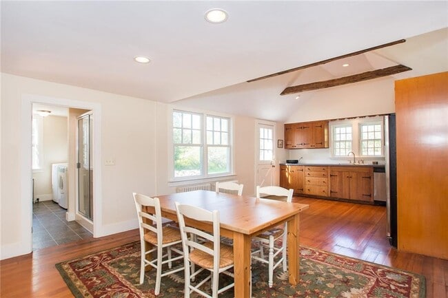 Building Photo - 15 Snell Rd