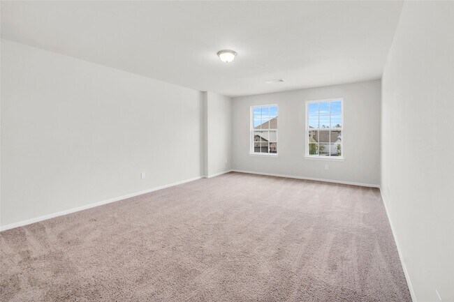 Building Photo - 15100 Crown Mnr Dr