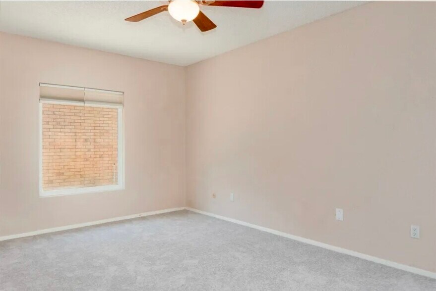 Building Photo - 616 Placid Cir