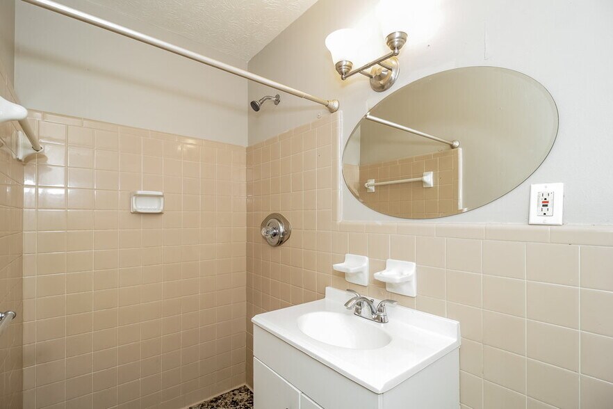 Building Photo - 2071 Old Alabama Rd SW