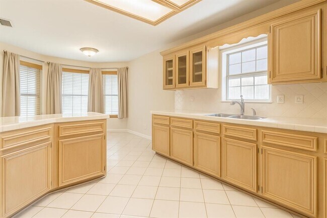 Building Photo - 3482 Chablis Dr