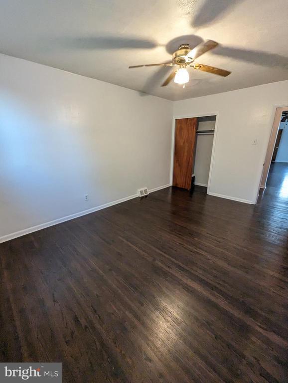 Building Photo - 910 Durard Rd