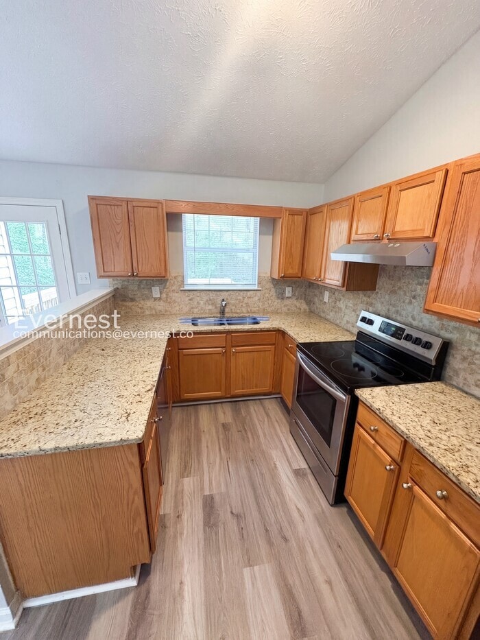 Building Photo - 3908 Old Ivy Ct