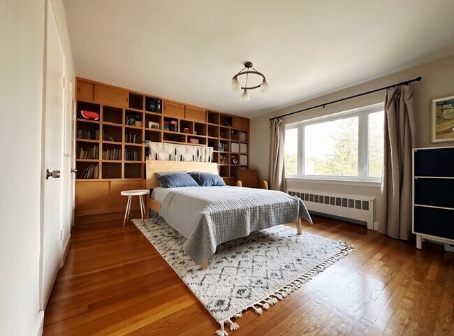 Building Photo - 48 Hollis St
