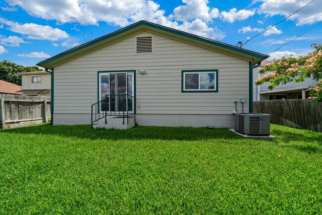 Building Photo - 4527 Stradford Pl