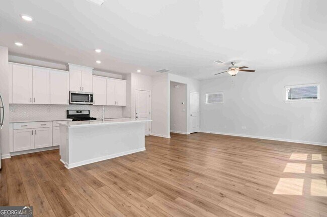 Building Photo - 279 Wells Cir