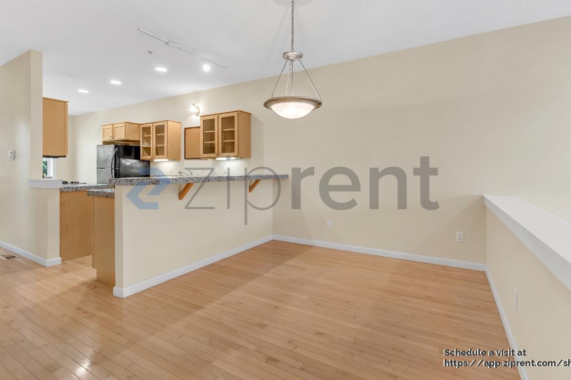 Building Photo - 7909 SW 31st Ave