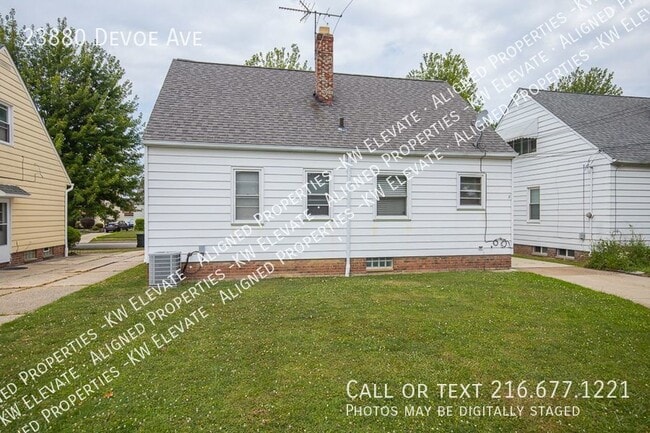 Building Photo - 23880 Devoe Ave