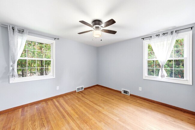 Building Photo - 8983 Highland Dr