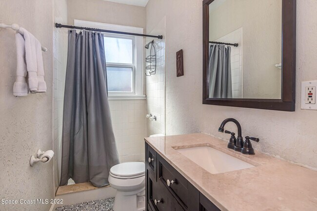 Building Photo - 27 E Ave A