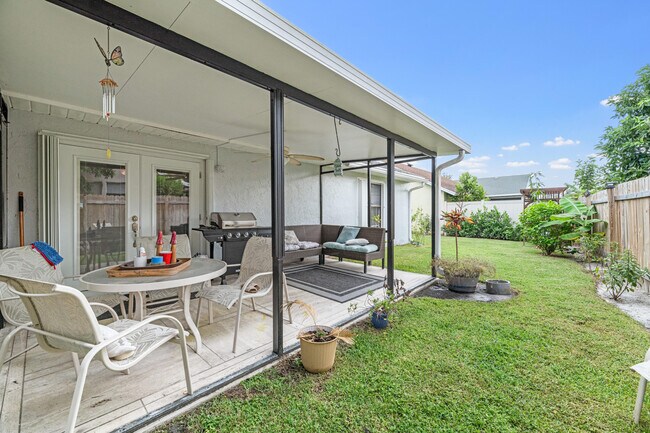 Building Photo - 1599 Bayridge Pl