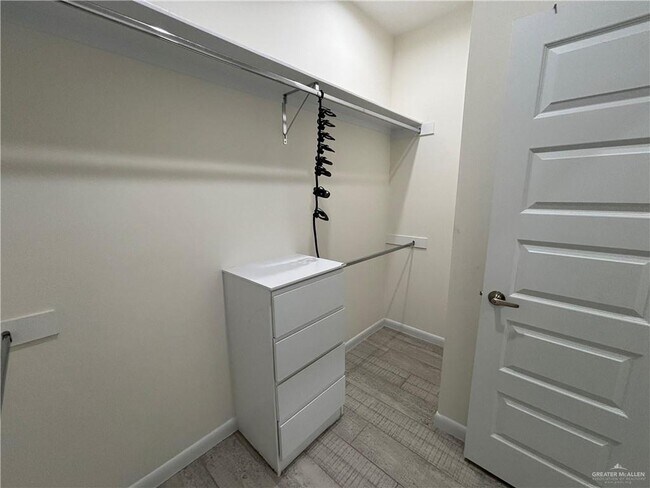 Building Photo - 27 Lauryn Dr