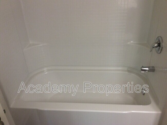 Building Photo - 1627 Larkspur Trail