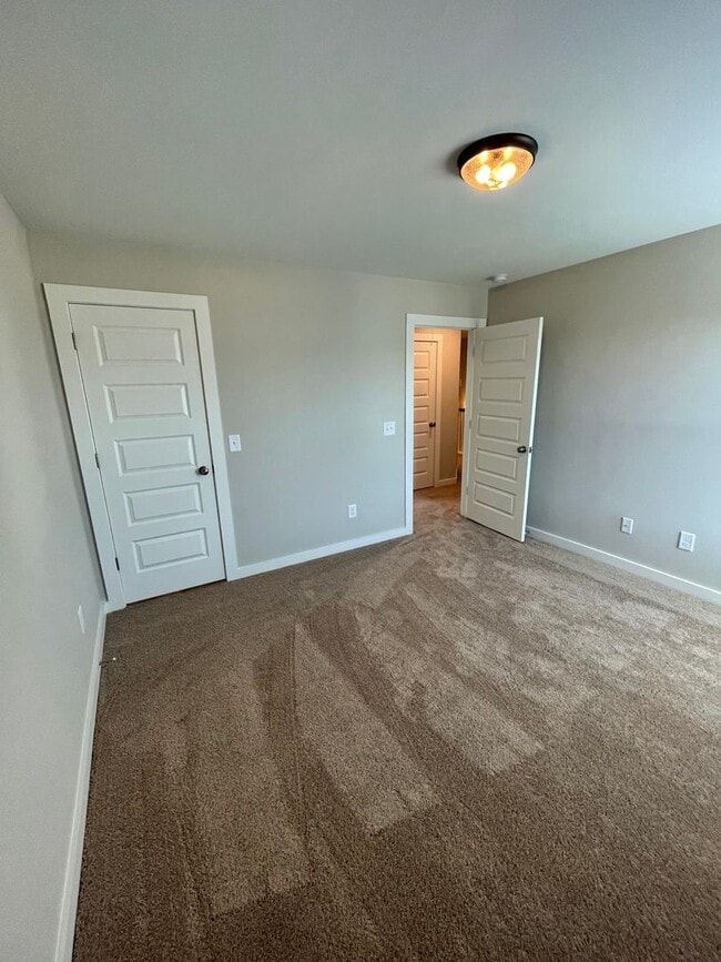 Building Photo - 282 Shiloh Creek Dr