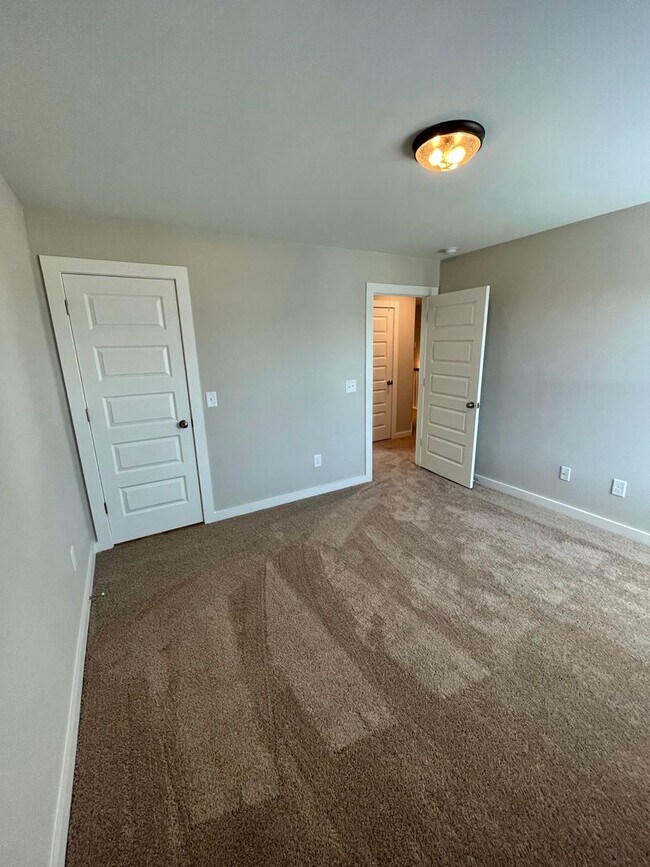 Building Photo - Home for Rent in Calera, AL!!! Available to View with 48 Hour Notice!!!