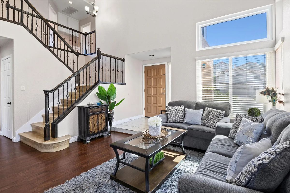 Building Photo - 3718 Via Las Villas