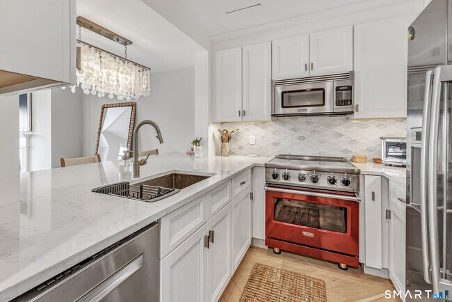 Building Photo - 43 Harbor Dr