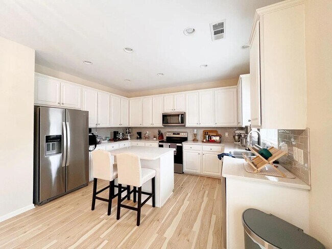 Building Photo - 514 Adeline Ct
