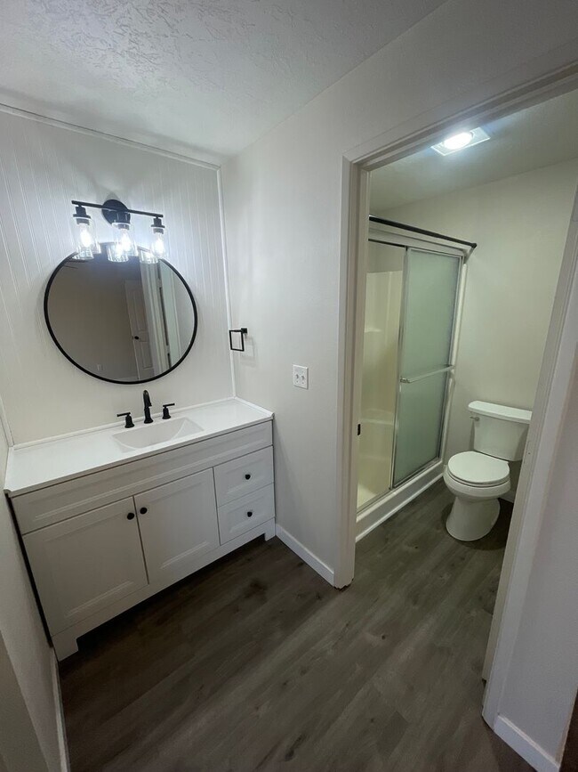 Building Photo - **MOVE IN SPECIAL**  Must See Updated 3 Bedroom with Large Yard!