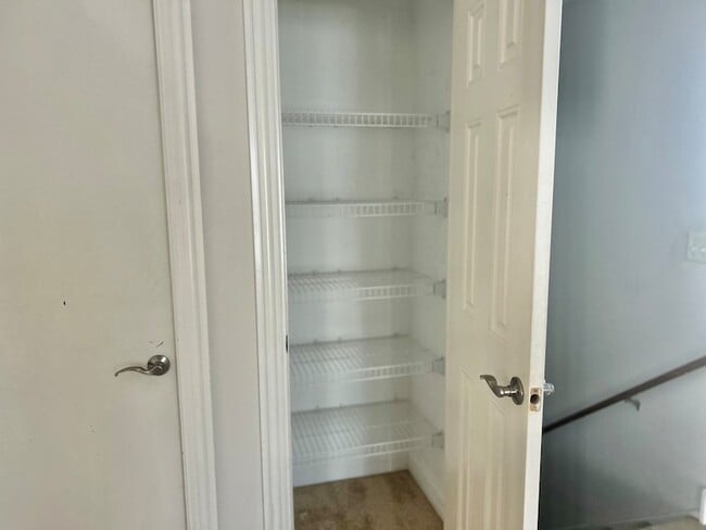 Building Photo - 31 Foxcroft Rd